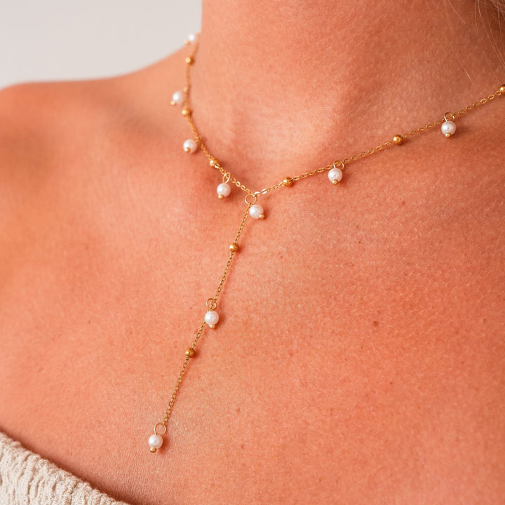 Elegant l Pendant Necklace