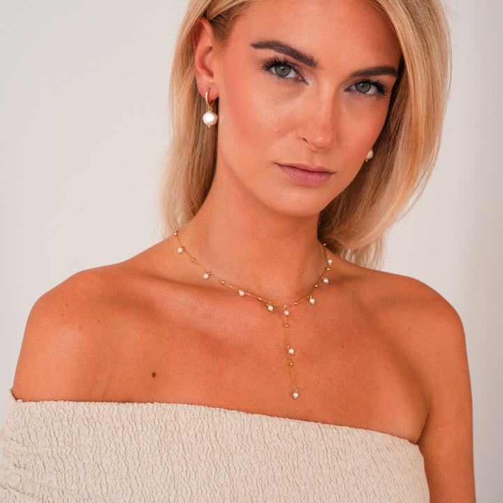 Elegant l Pendant Necklace