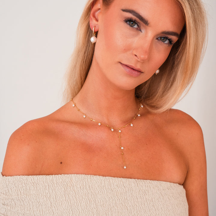 Elegant l Pendant Necklace