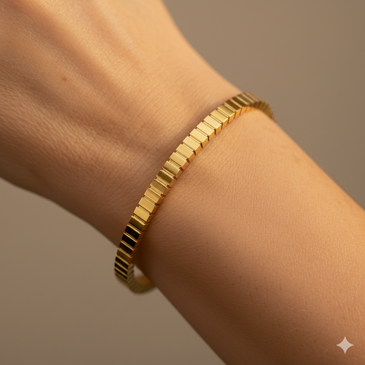 Tara Gold Bangle