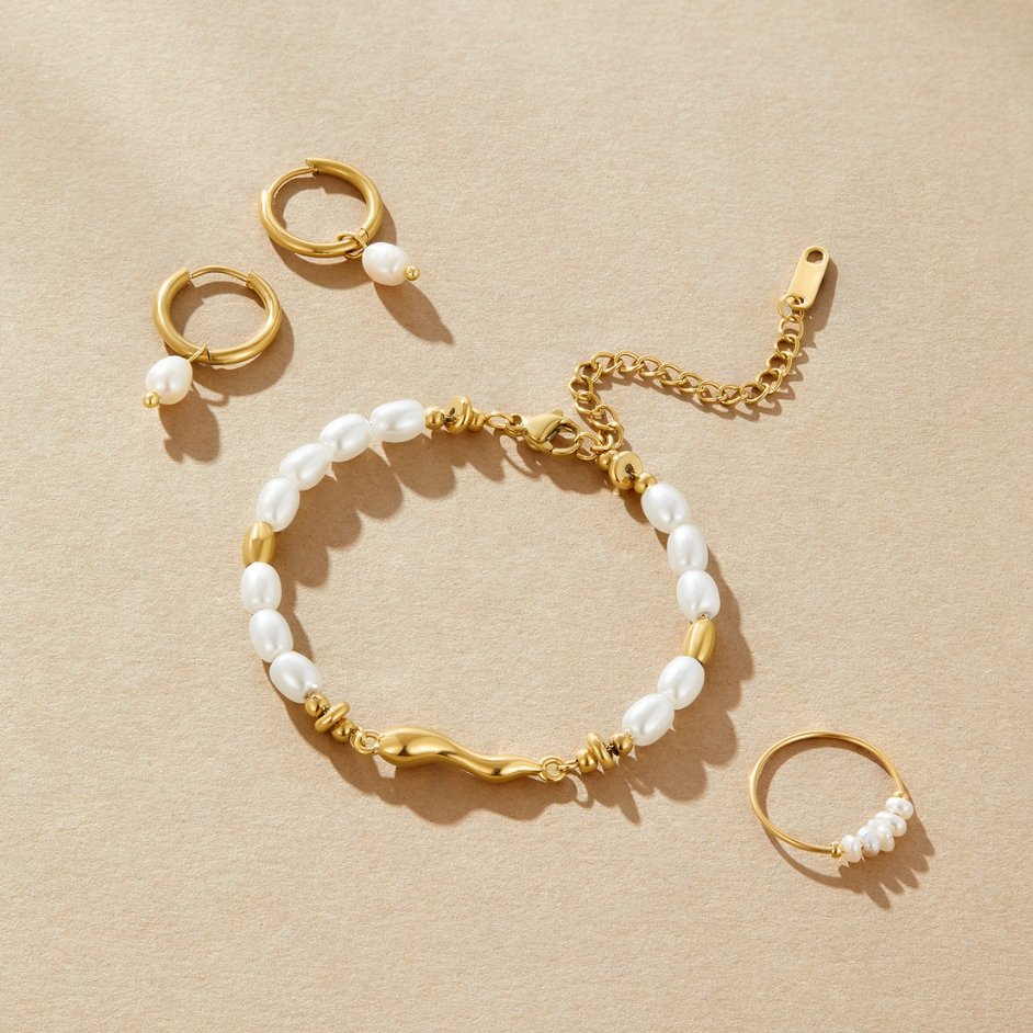 Lov Freshwater Bracelet